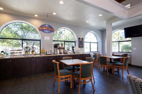 Milpitas Inn - Breakfast Room